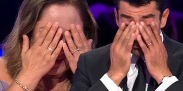 Kim Milyoner Olmak İster'de yarışmacı anlattıklarıyla Kenan İmirzalıoğlu'nu ağlattı! Ünlü oyuncu ağlamaktan konuşamadı